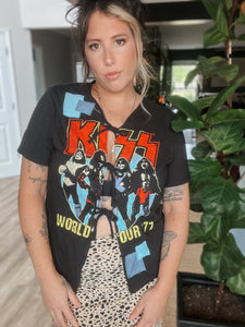 Kiss tie reworked tee Medium